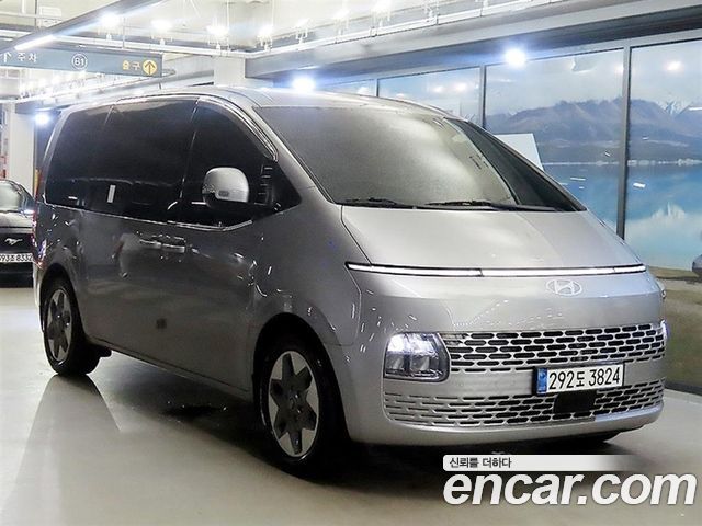 Hyundai Staria Tourer 9-Seater Modern - фото 0