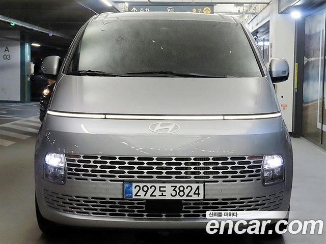 Hyundai Staria Tourer 9-Seater Modern - фото 1