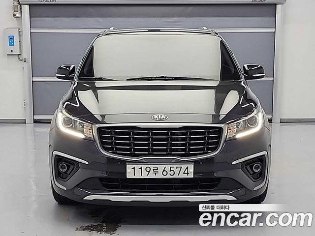 Kia Carnival Новый 9-Seater Luxury - фото 1