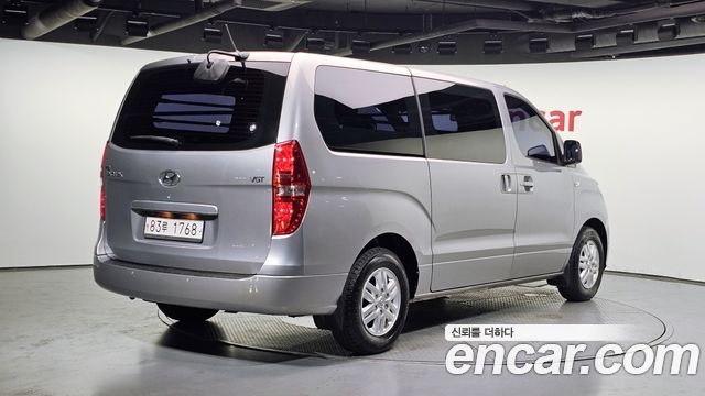 Hyundai Starex Новый Van 3-Seater Smart - фото 1