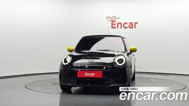 Mini Cooper SE Electric 3rd - фото 2