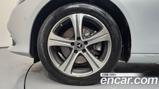 Mercedes-Benz E-Class W213 E220d 4MATIC Exclusive - фото 3