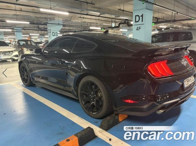 Ford Mustang Coupe - фото 3