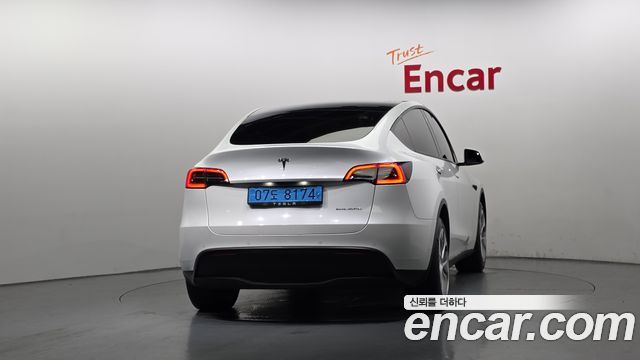 Tesla Model Y Long Range AWD - фото 3