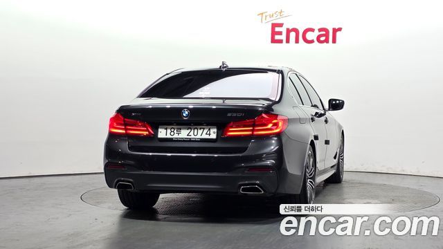 BMW 5-Series G30 530i xDrive M Sport Package Plus - фото 3