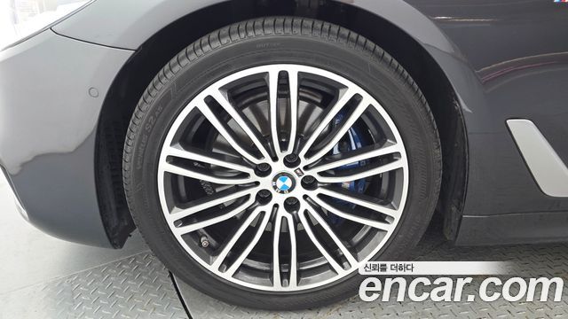 BMW 5-Series G30 530i xDrive M Sport Package Plus - фото 4