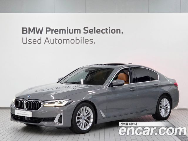 BMW 5-Series G30 520i Luxury - фото 0