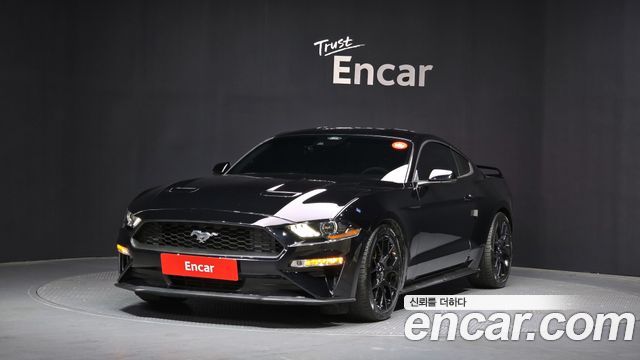 Ford Mustang Coupe - фото 0