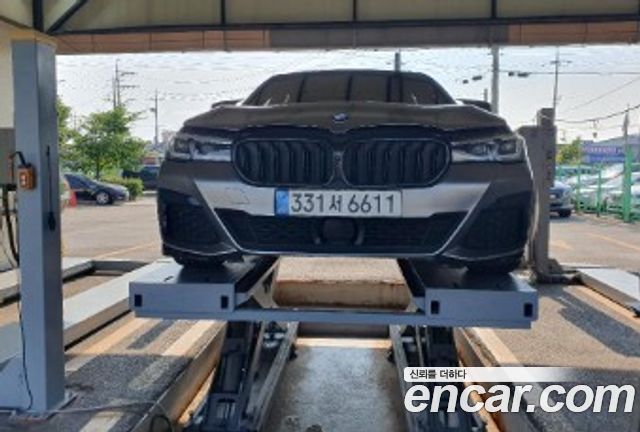 BMW 5-Series G30 530i M Sport Package - фото 0