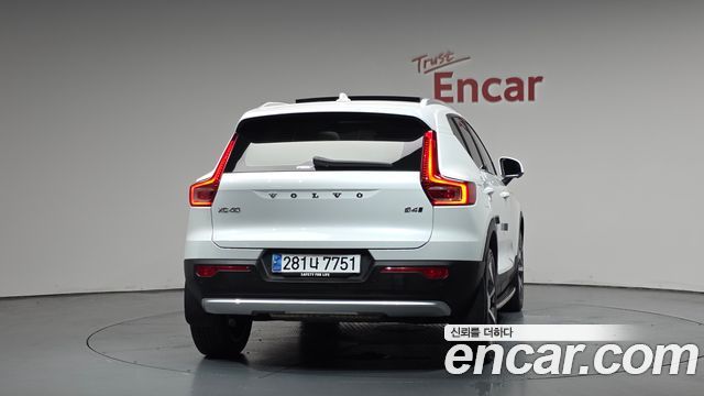 Volvo XC40 B4 Ultimate Bright - фото 2