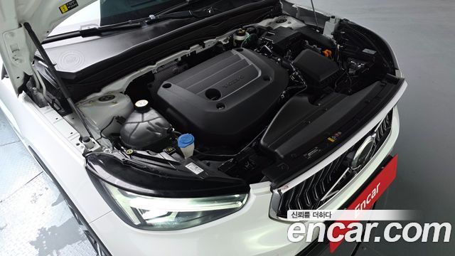 Volvo XC40 B4 Ultimate Bright - фото 4
