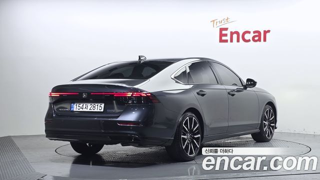Honda Accord 11-го поколения 2.0 Hybrid Touring - фото 1