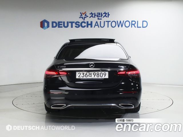 Mercedes-Benz E-Class W213 E300 4MATIC AMG Line - фото 3