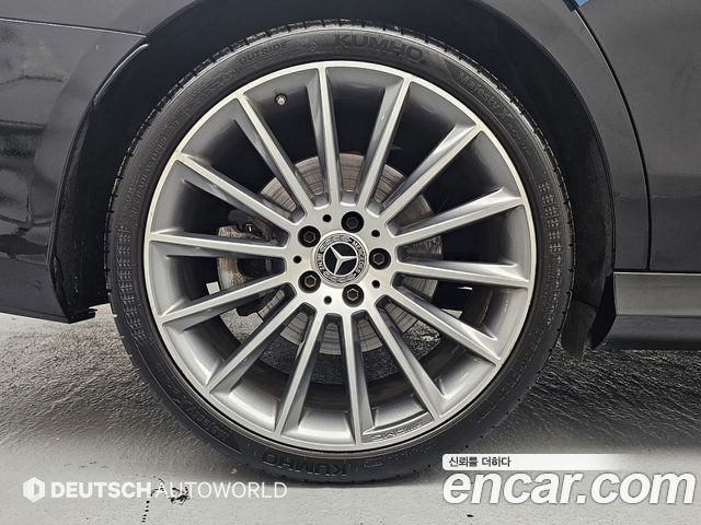 Mercedes-Benz E-Class W213 E300 4MATIC AMG Line - фото 4