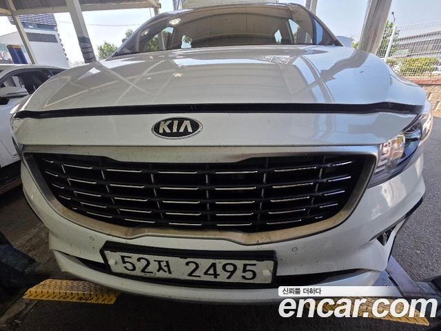 Kia Carnival Новый 9-Seater Luxury - фото 0