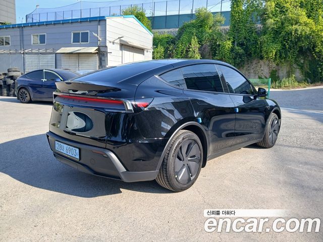 Tesla Model Y Premium RWD - фото 3