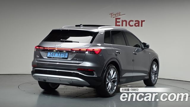 Audi Q4 e-tron F4 45 Premium - фото 0