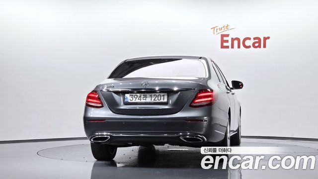 Mercedes-Benz E-Class W213 E220d Exclusive - фото 3