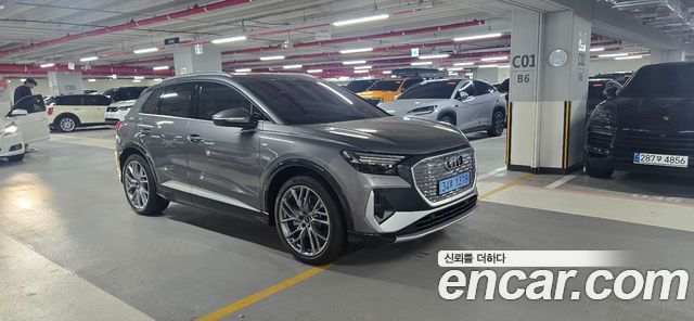 Audi Q4 e-tron F4 45 Premium - фото 0