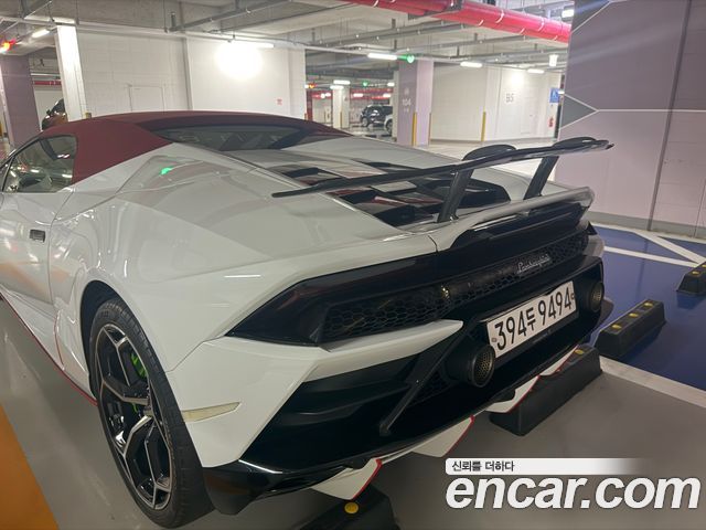 Lamborghini Huracan LP640-4 EVO Spyder - фото 1