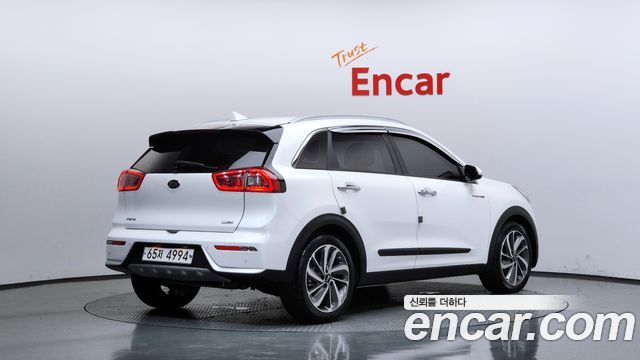 Kia Niro Prestige - фото 1