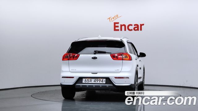 Kia Niro Prestige - фото 3