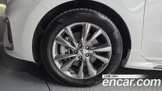 Kia Carnival Новый 9-Seater Noblesse Special - фото 4