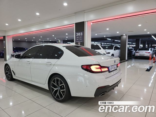 BMW 5-Series G30 530i M Sport Package - фото 1