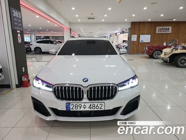 BMW 5-Series G30 530i M Sport Package - фото 2