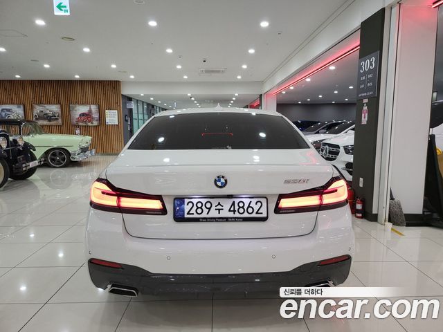 BMW 5-Series G30 530i M Sport Package - фото 3