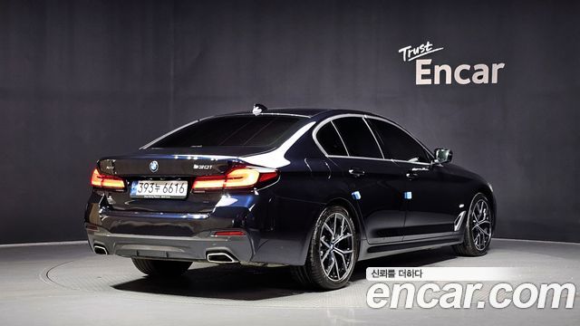 BMW 5-Series G30 530i xDrive M Sport Package - фото 1