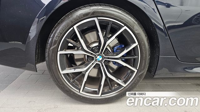 BMW 5-Series G30 530i xDrive M Sport Package - фото 4