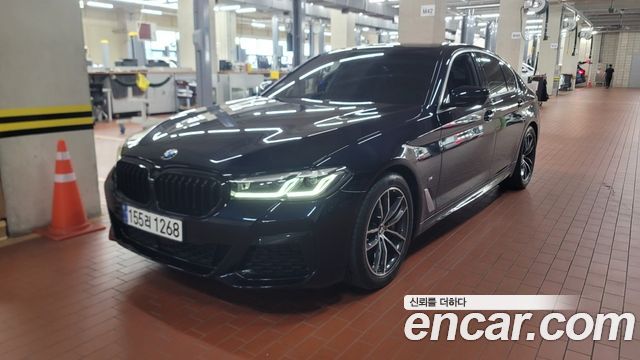 BMW 5-Series G30 520i M Sport - фото 0