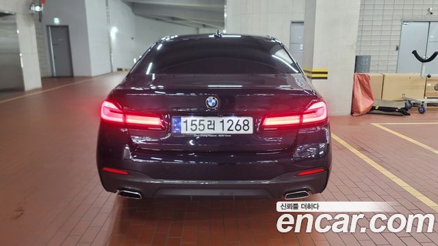 BMW 5-Series G30 520i M Sport - фото 3