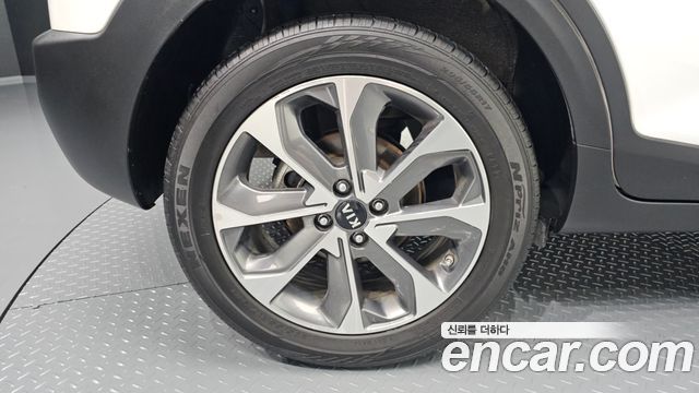 Kia Stonic 1.4 Prestige - фото 3