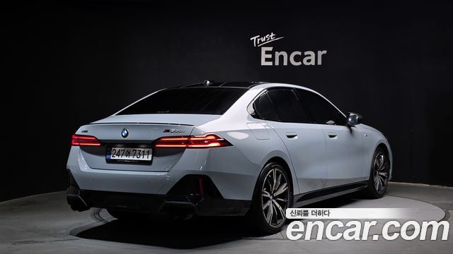BMW 5-Series G60 530i xDrive M Sport - фото 1