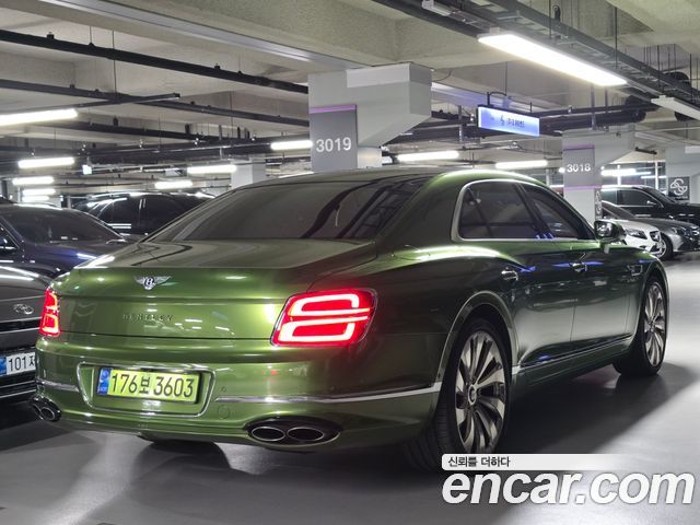 Bentley Flying Spur 3-го поколения 4.0 - фото 2
