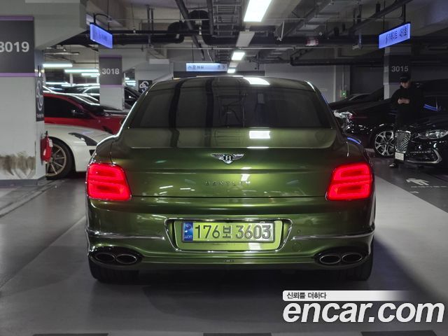 Bentley Flying Spur 3-го поколения 4.0 - фото 3