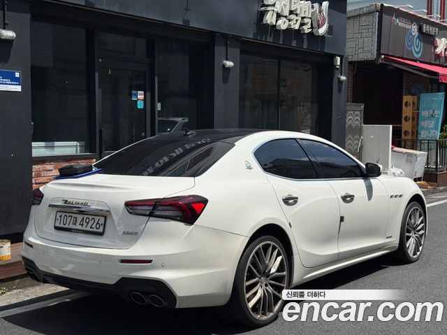Maserati Ghibli 3.0 GranSport 3rd - фото 1