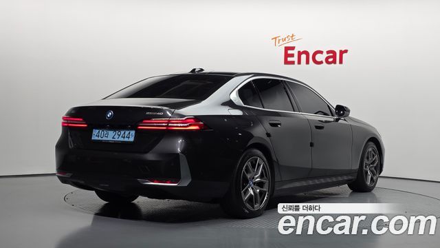 BMW i5 G60 eDrive 40 - фото 1