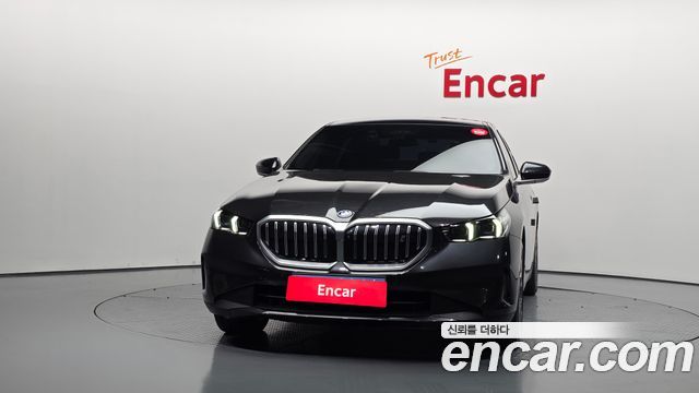 BMW i5 G60 eDrive 40 - фото 2