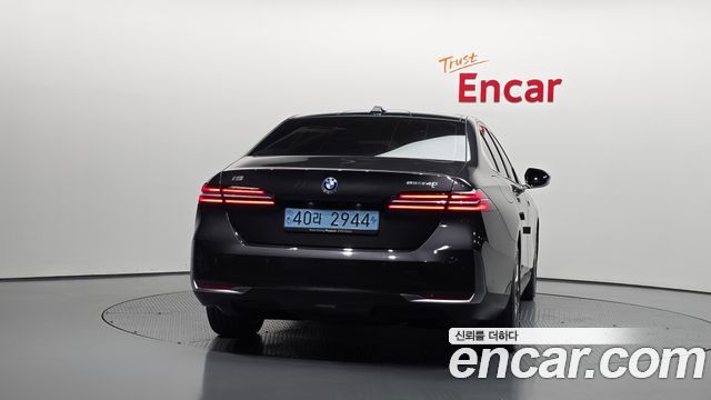 BMW i5 G60 eDrive 40 - фото 3