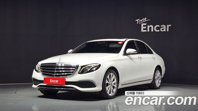 Mercedes-Benz E-Class W213 E300 4MATIC Exclusive - фото 0