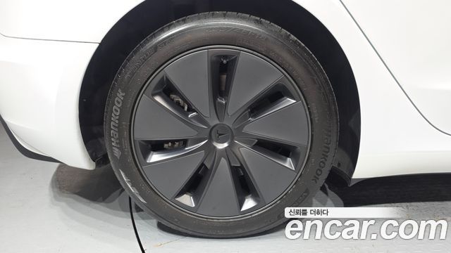 Tesla Model 3 RWD - фото 4