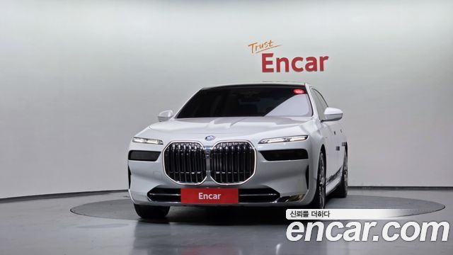 BMW 7-Series G70 750e xDrive Design Pure Excellence - фото 2