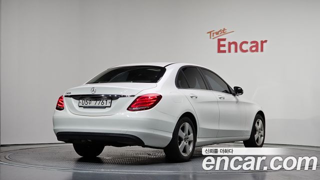 Mercedes-Benz C-Class W205 C200 - фото 1