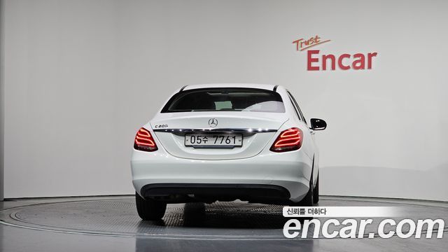 Mercedes-Benz C-Class W205 C200 - фото 3