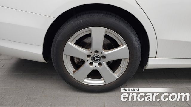 Mercedes-Benz C-Class W205 C200 - фото 4