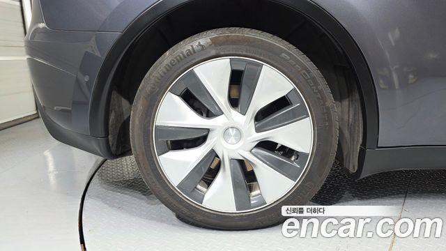Tesla Model Y Long Range AWD - фото 4