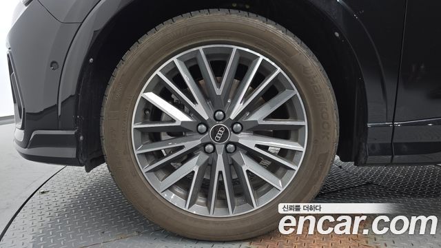 Audi Q3 F3 40 TFSI Quattro Premium - фото 3